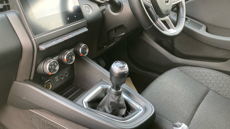 Renault Clio 1.0 TCe 100 Iconic 5dr Petrol Hatchback